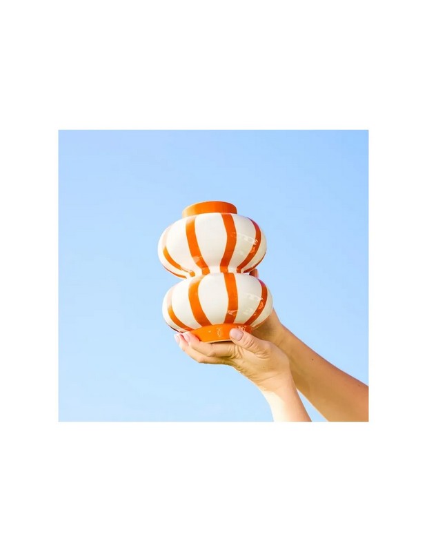 Vaso a sfere bianco in ceramica a righe verticali arancioni, dipinto a mano